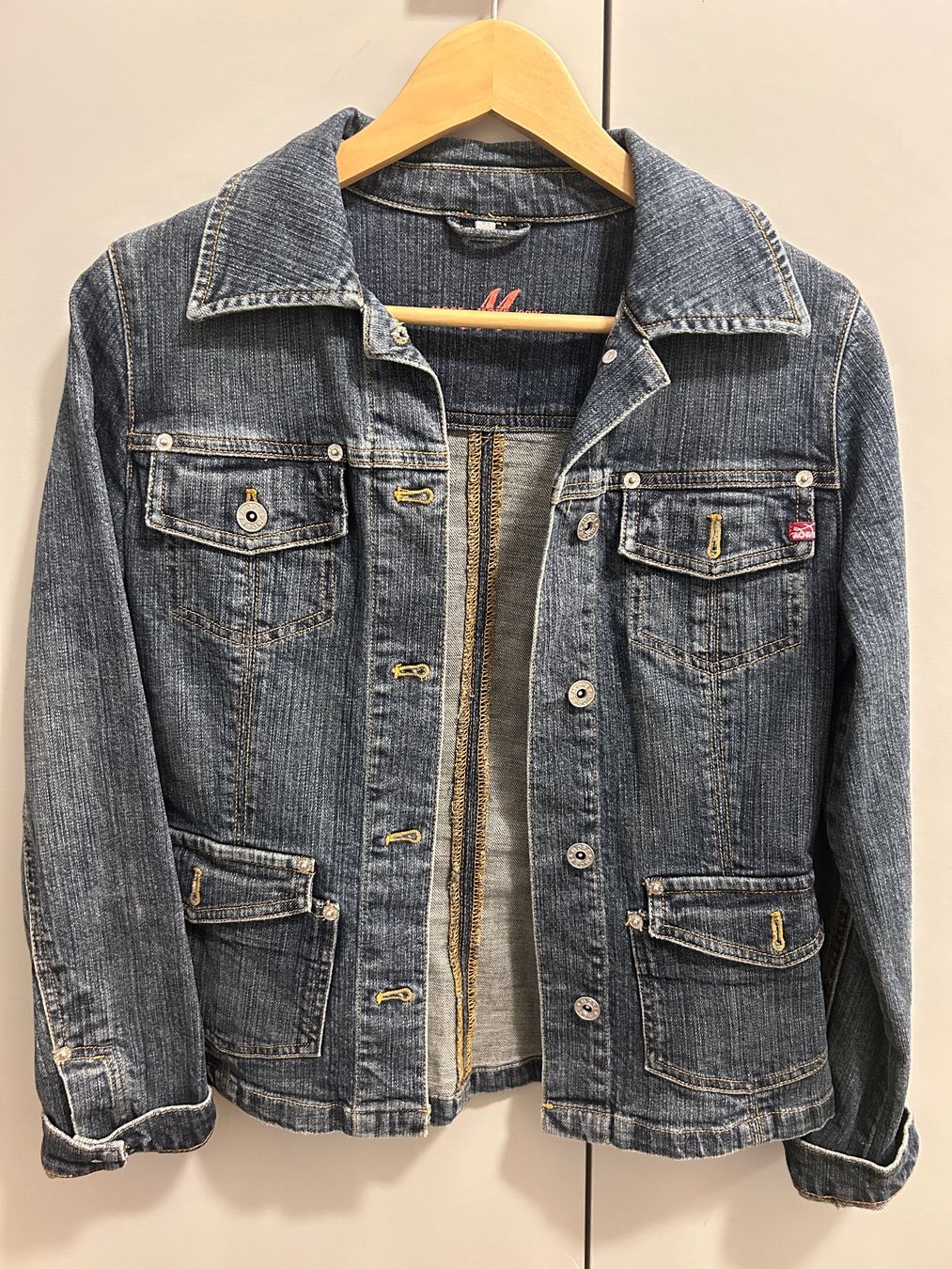 Giacche: Vintage Denim Jacket - Perfect Fall Layering Piece! – Usato da Eschenbach LU venduto da Ghalelou