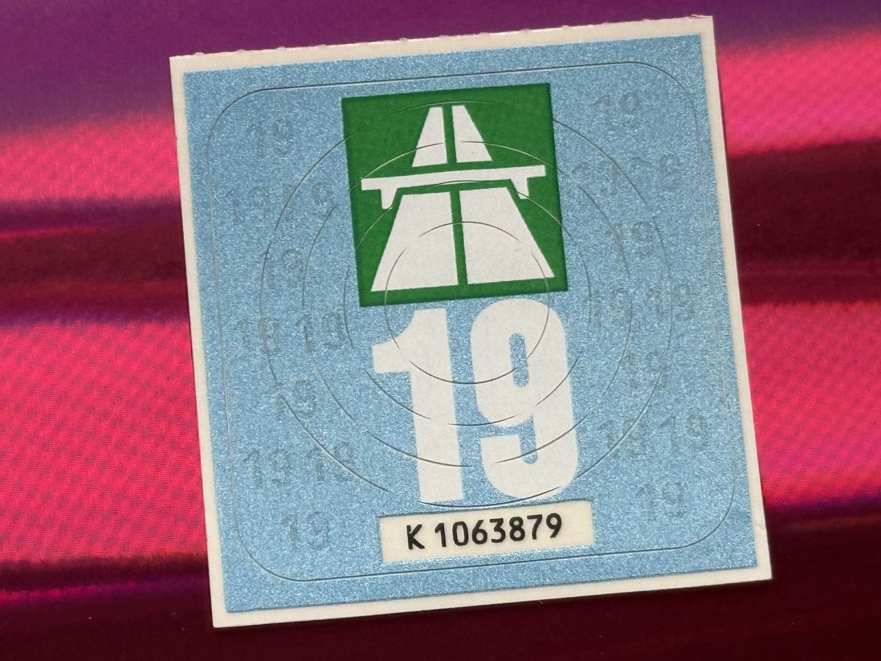 Vignette autostradali: Autobahnvignette 2019 - Schweiz - NEU! – Nuovo e nell'imballaggio originale da Pfäffikon SZ venduto da Sieben77