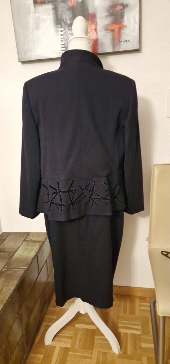 Costumi: Escada Kostüm, Gr. 44, Schwarz, Top Zustand – Usato da St. Gallen venduto da mania03 2