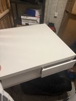 Fernsehmöbel / Weisser Tisch, Höhe 30cm Breite/Länge 85cm,
