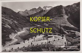 Grossglockner-Hochalpenstrasse (mit altem Sportwagen) /bc
