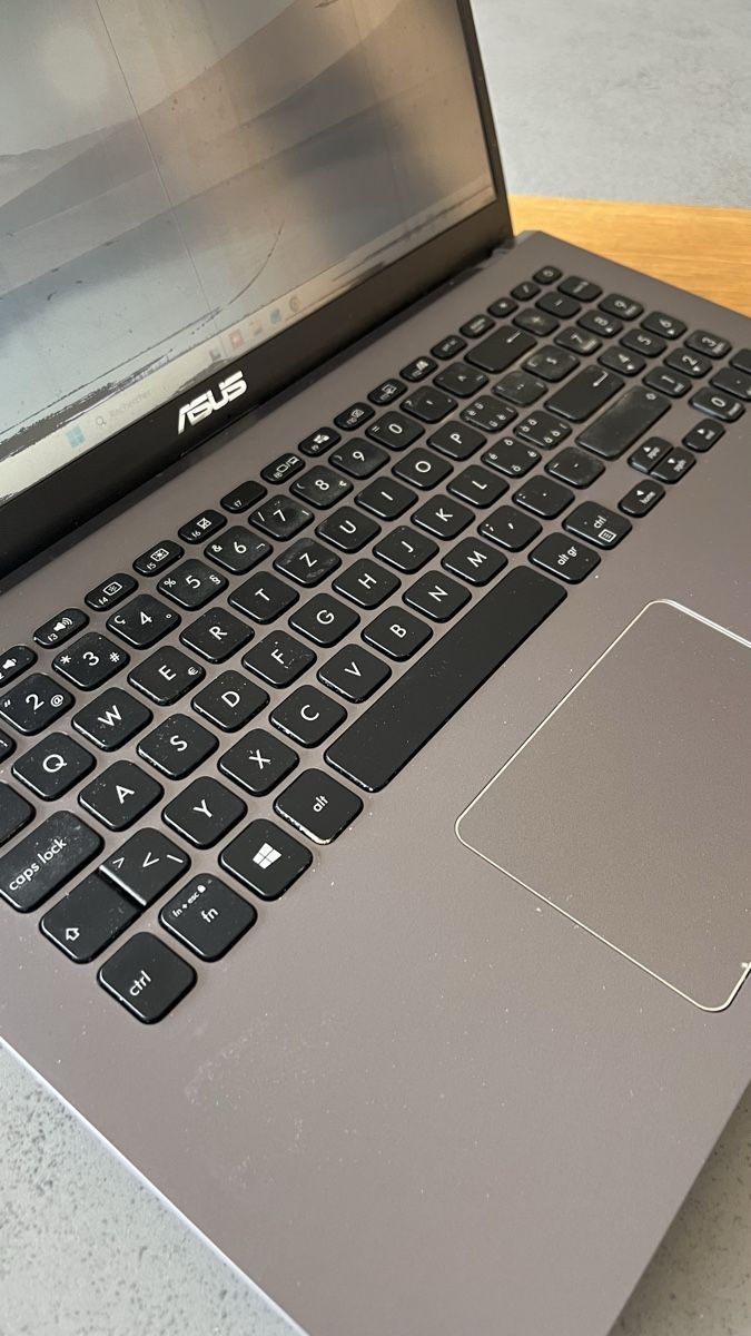 Asus Notebooks: Asus vivobook 15 écran cassé  – Defekt aus St-Blaise von Marc_zipper 1