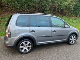 VW Cross Touran