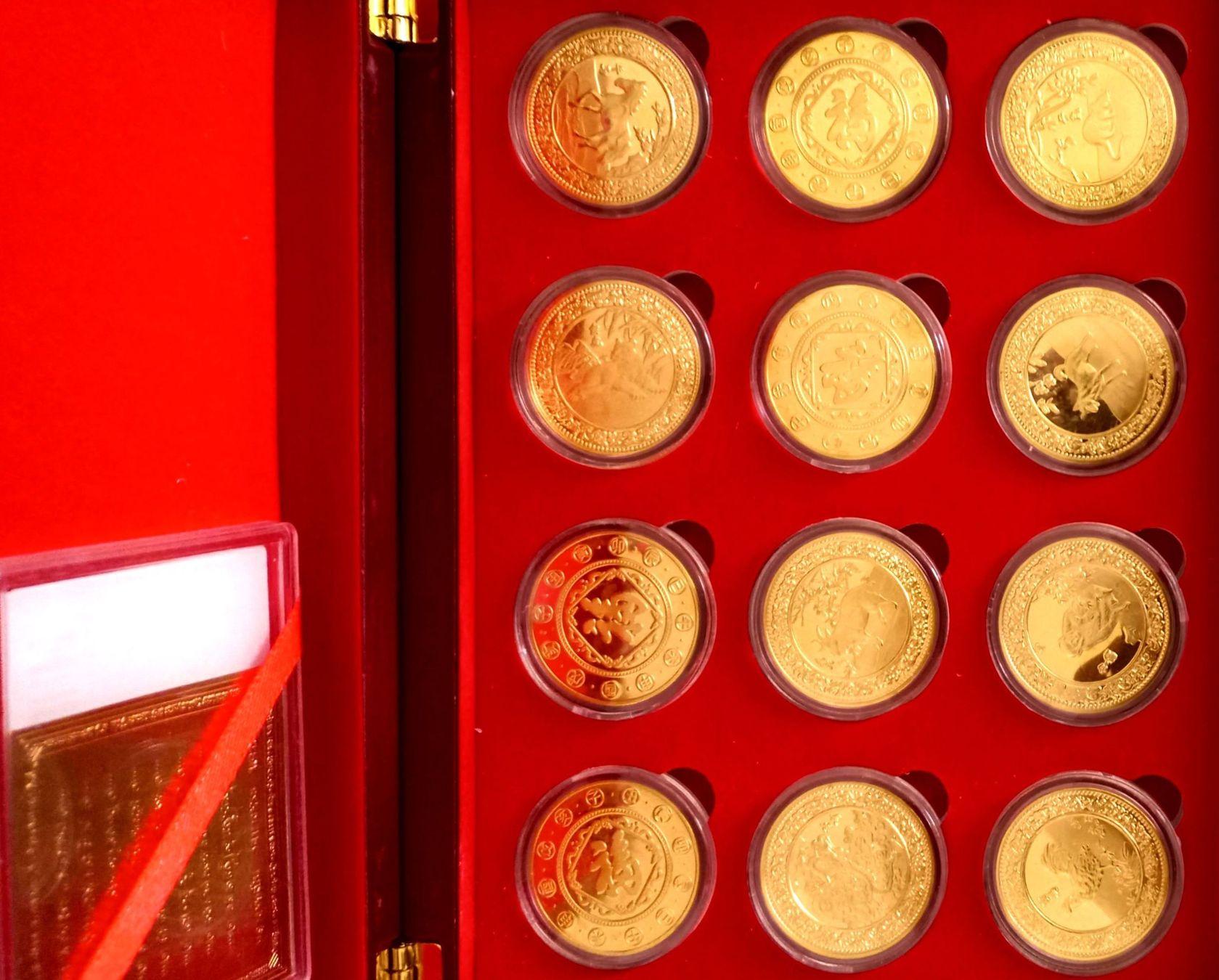 Tutti le monete: Collection complète de 12 pièces zodiaque chinois – Nuovo e nell'imballaggio originale da Genève venduto da web_hfc6 1
