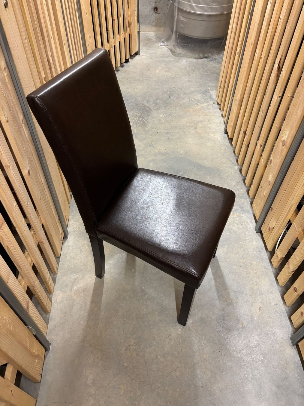 Sedie: 4 chaises brun foncé – Usato da Siviriez venduto da Marine.27