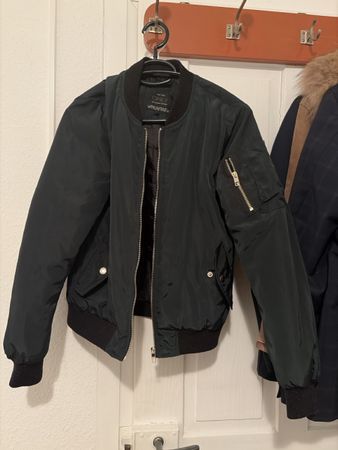 ONLY Bomberjacke dunkelgrün Grösse S guter Zustand