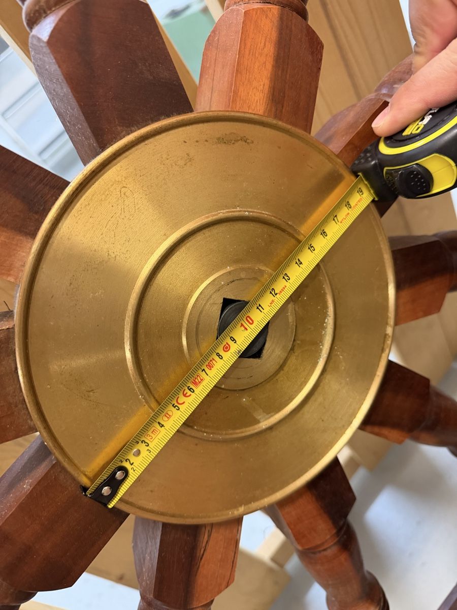 Tutte le decorazioni: Schiffs-Steuerrad aus Holz – Usato da Schwarzenbach SG venduto da gzem 2