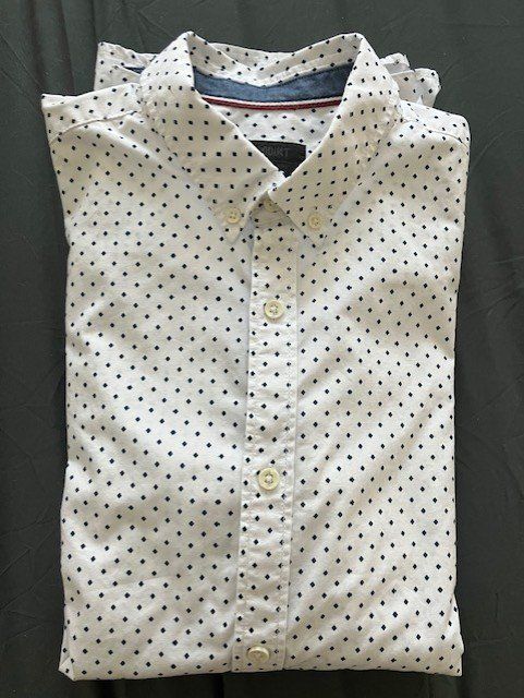 Hemden: Chemise, taille L Produkt – Gebraucht aus Marin-Epagnier von rchouchouu 1
