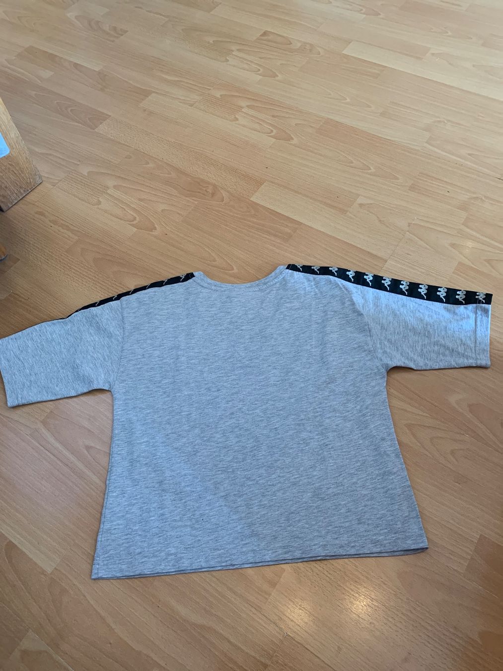 Kappa T-shirt: T-shirt gris Kappa taille S – Usato da MEYRIN venduto da Gwendo10 1