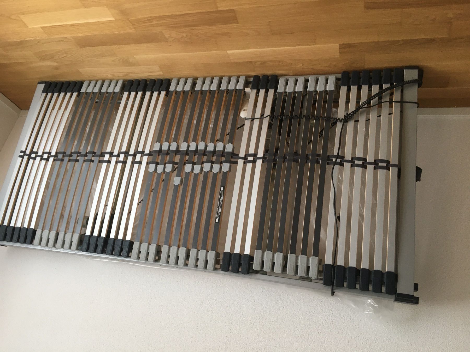 Reti a doghe: Motor Lattenrost verstellbar 90x200cm – Usato da Gächlingen venduto da Tara_devi 1