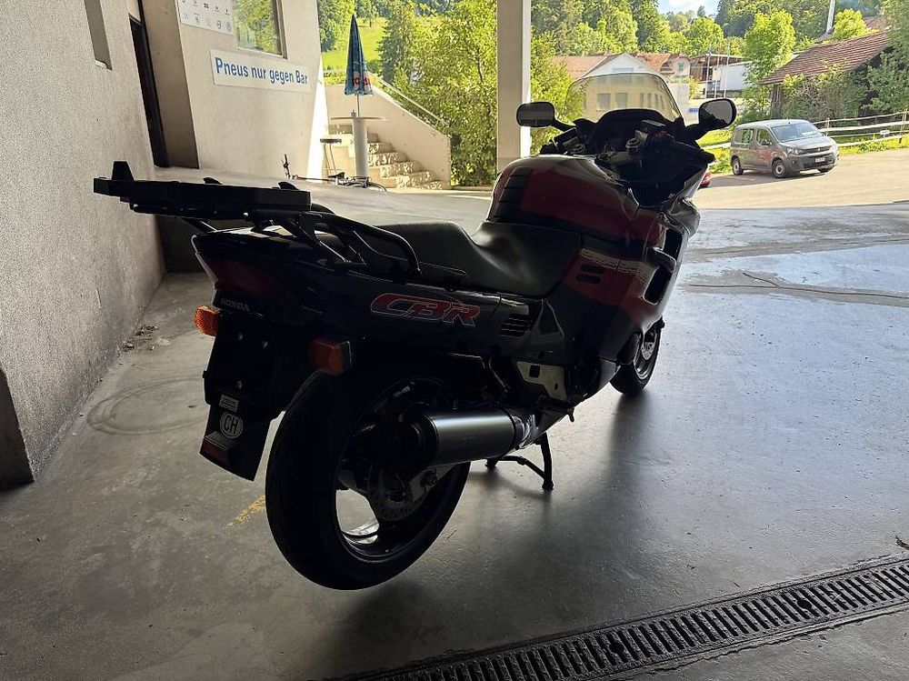 Honda Strada: Honda CBR 1000F – Usato da Ernetschwil venduto da kiki-automobile 2