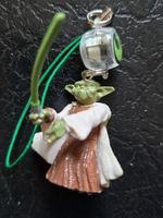 Star Wars Yoda Anhänger mit Lichtschwert