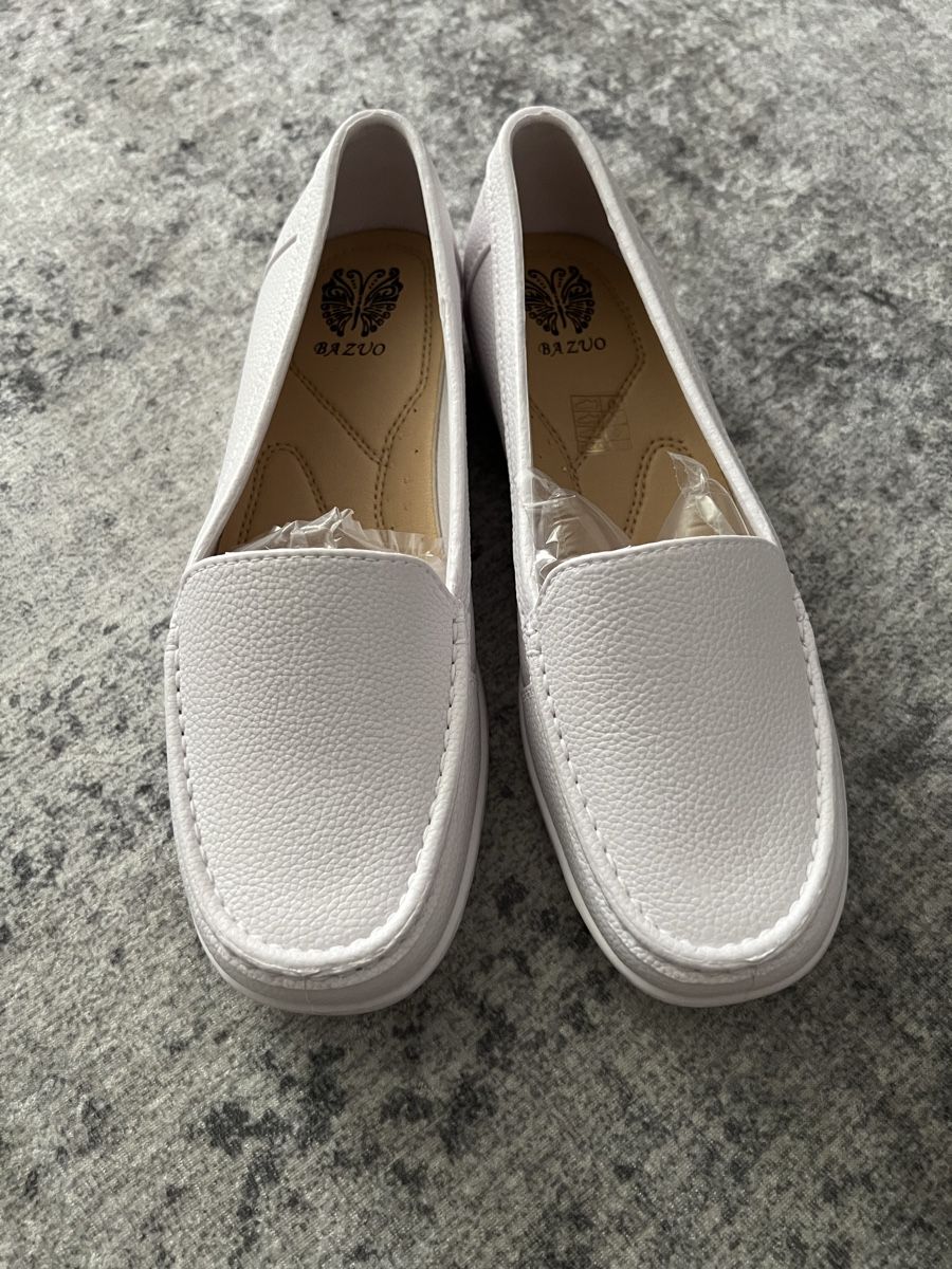 Scarpe da donna: Weisse Sommerschuhe Gr. 40 Neu – Nuovo e nell'imballaggio originale da Siebnen venduto da toshi123