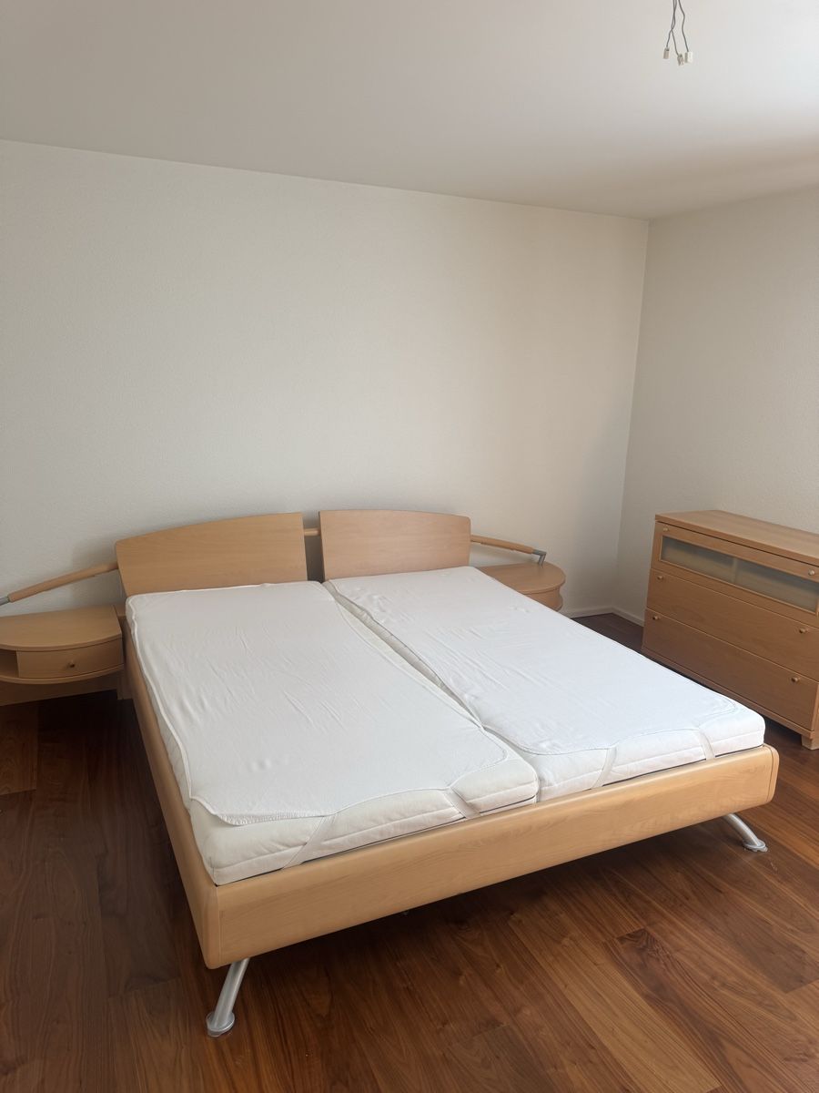 Betten: Hochwertiges Eichenholz Schlafzimmer – Gebraucht aus Neuenhof von lor_w9kl