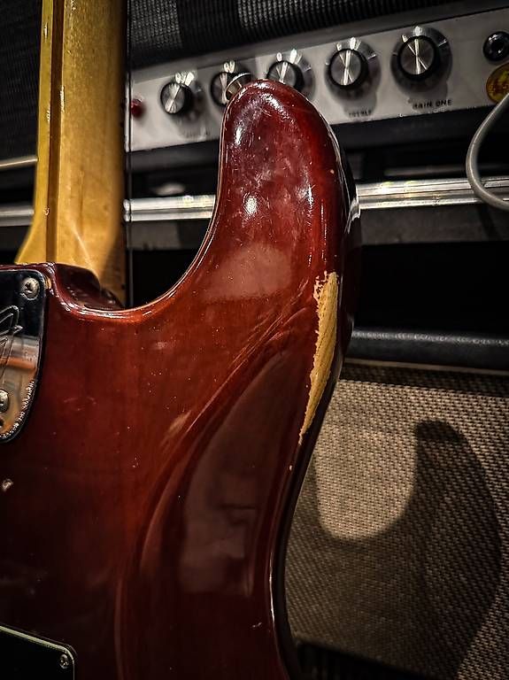 Fender Strumenti musicali: Fender Stratocaster 1979 wine red – Usato da Montreux venduto da Alligator-AMPS 6