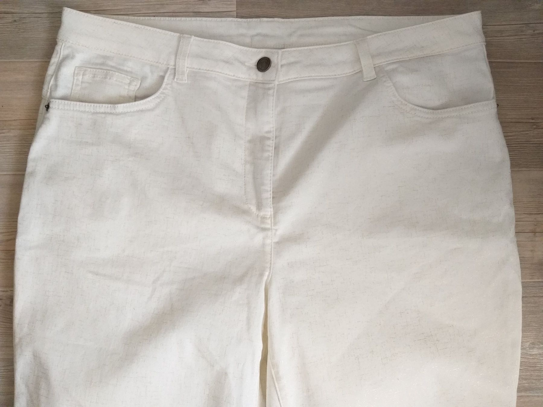 Madeleine Jeans: MADELEINE Jeans taille / Grosse 46 CH – Neuf (Voir description) à Cossonay-ville par Super-Price-Quality 1