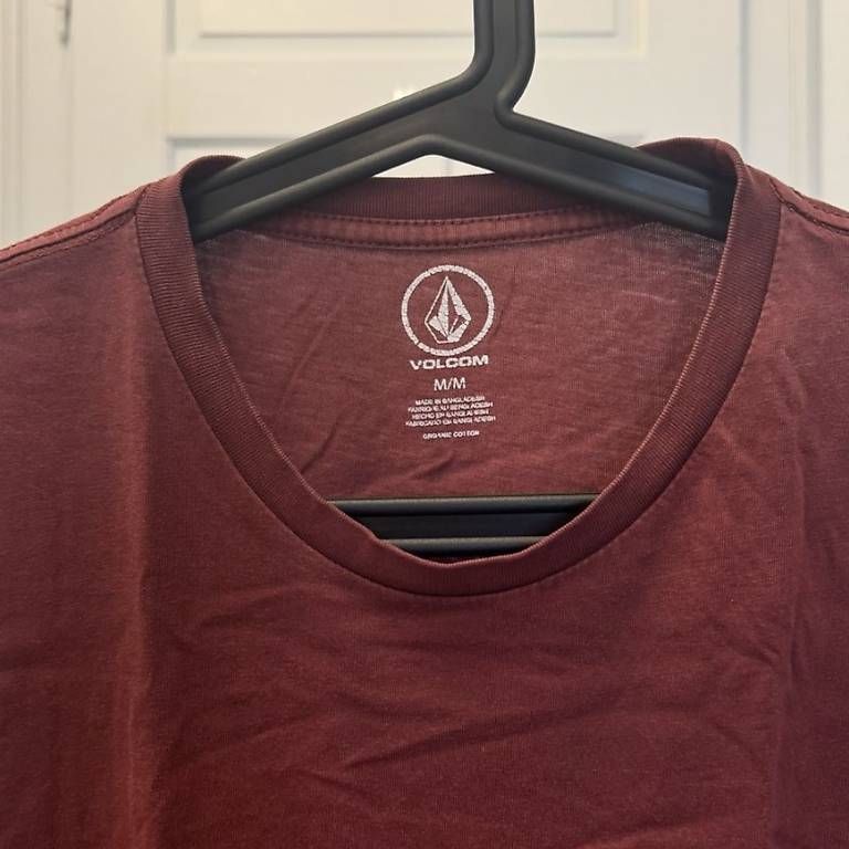 T-shirt: Volcom T-Shirt – Usato da Baden venduto da sinaxli 2