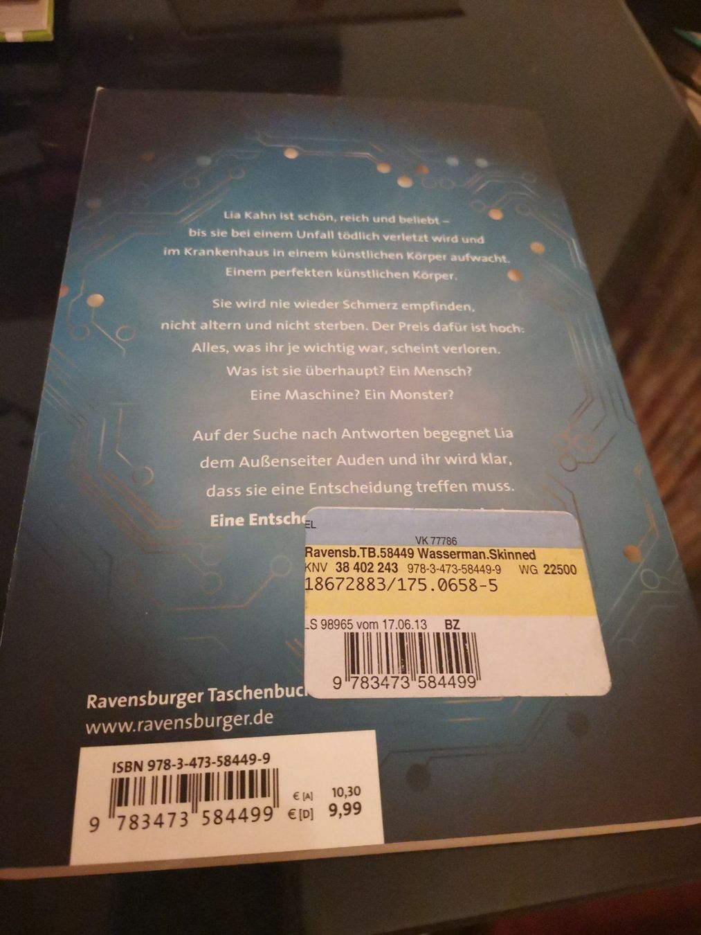 Bücher: Skinned – Gebraucht aus Horgen von sunny080 1