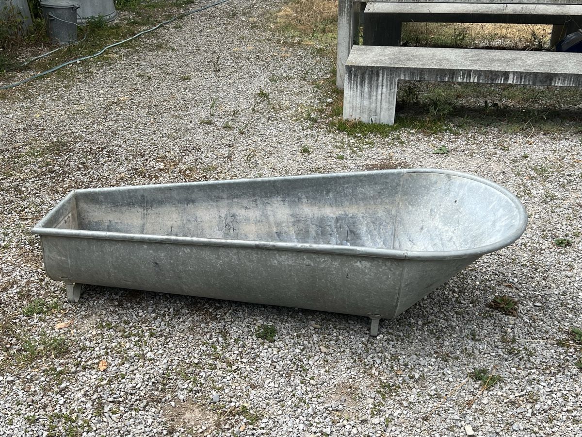Badewannen: Antike grosse, verzinkte Badewanne dicht – Gebraucht aus Wabern von La-Vitrine 6