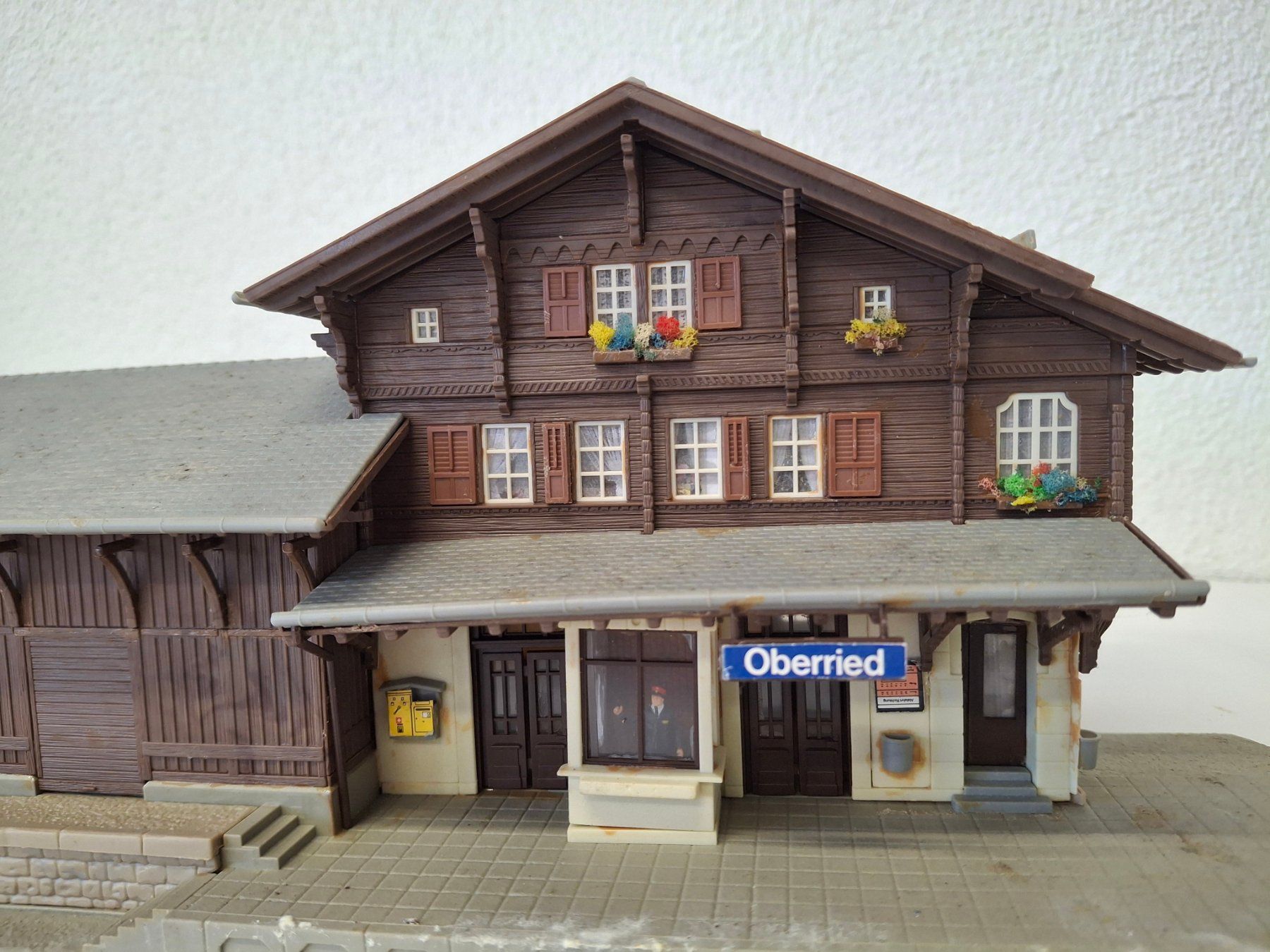 Kibri Modellini di ferrovie: Modellbau Kibri Bahnhof Oberried – Usato da Reichenburg venduto da AK307