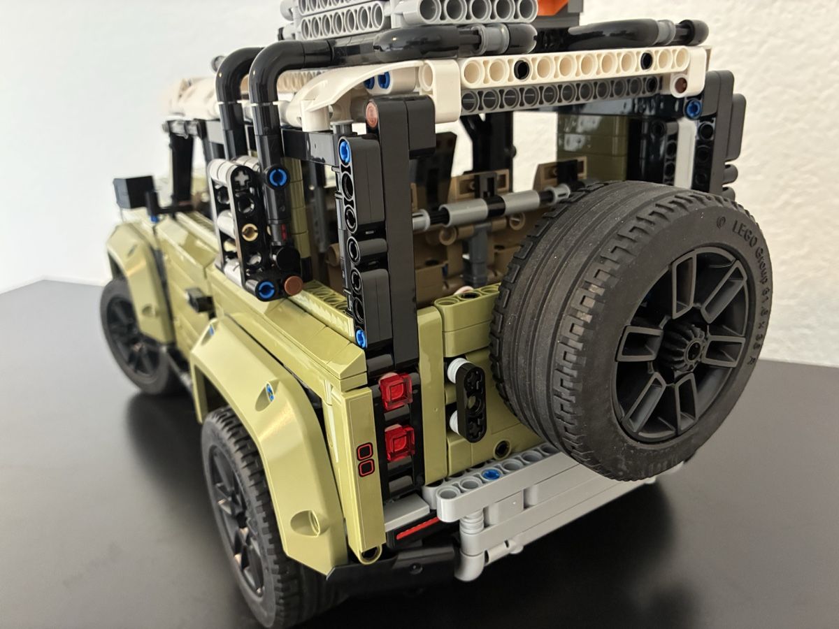 Lego Kit di costruzioni: LEGO Technic Land Rover Defender – Usato da Eclépens venduto da RCC1012 2