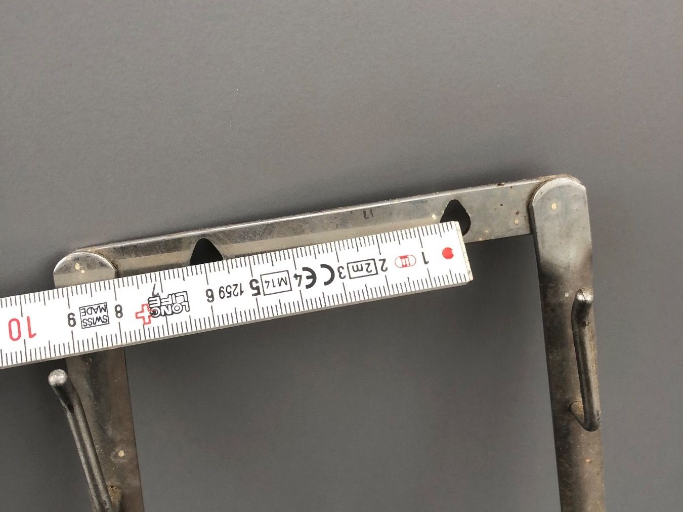 Supporti a parete: Zeitungsständer Ständer Deckelhalter – Usato da Niederrohrdorf venduto da beniledergerber 3