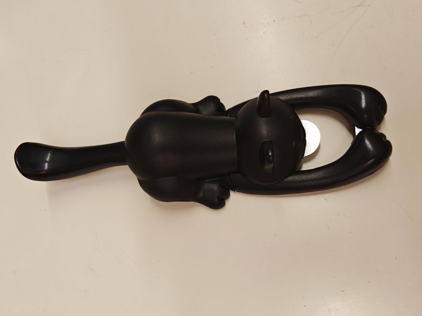 Flaschenöffner & -verschlüsse: Flaschenöffner Curious Cat Katze Schwarz, tolle Geschenkidee – Neu und originalverpackt aus Schaffhausen von AtelierPudesco 1