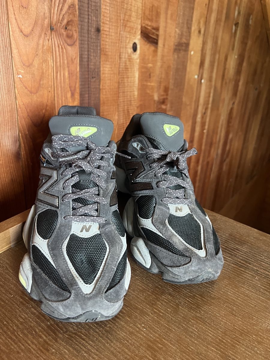 New Balance Scarpe da uomo: New Balance 9060 Sneaker Grau Gr. 46, – Nuovo (secondo la descrizione) da Schenkon venduto da Jashy94