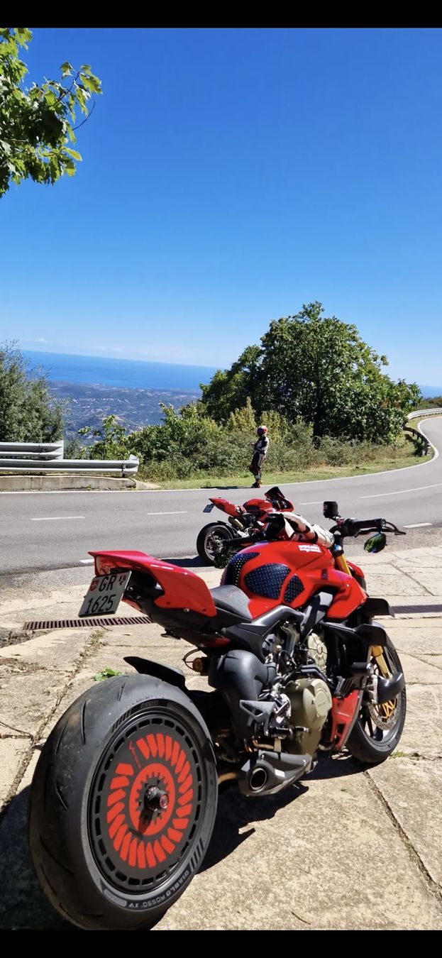Ducati Strada: Hinterrad Aerodisc Ducati V-Engine – Nuovo (secondo la descrizione) da Zizers venduto da Ritsch-Motors