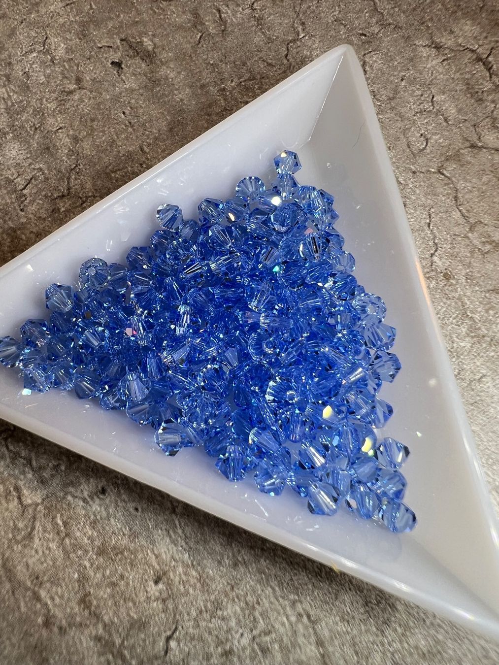 Perle (finte): Swarovski Perlen 4 mm, 50 Stück / Set – Nuovo e nell'imballaggio originale da Stein AG venduto da Anastasia_Asya