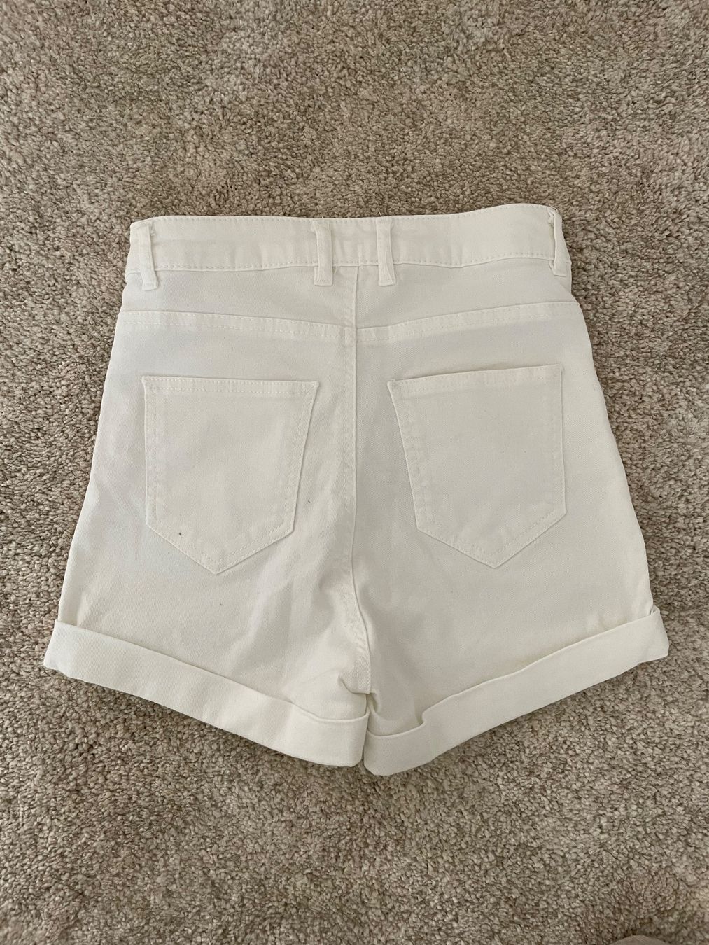 H&M Pantaloni: H&M Shorts – Nuovo (secondo la descrizione) da Selzach venduto da iagiag98 1