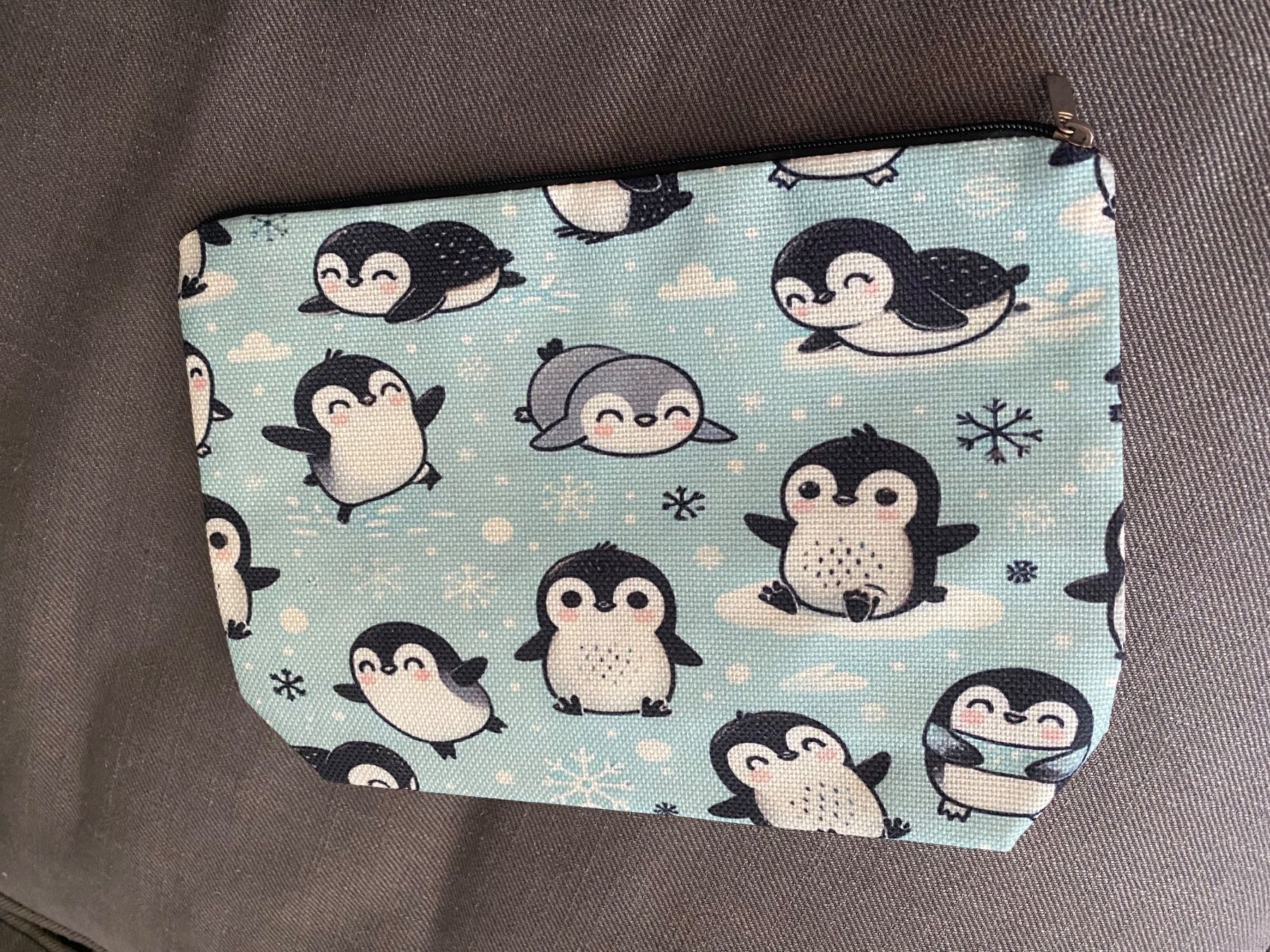 Plumiers: Süsses Pinguin Etui / Hülle / Kosmetiktasche – Neuf (Voir description) à Einsiedeln par PaedeK84