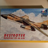 2202 ... Douglas EB 66 E-DL Destroyer ... Italeri 199