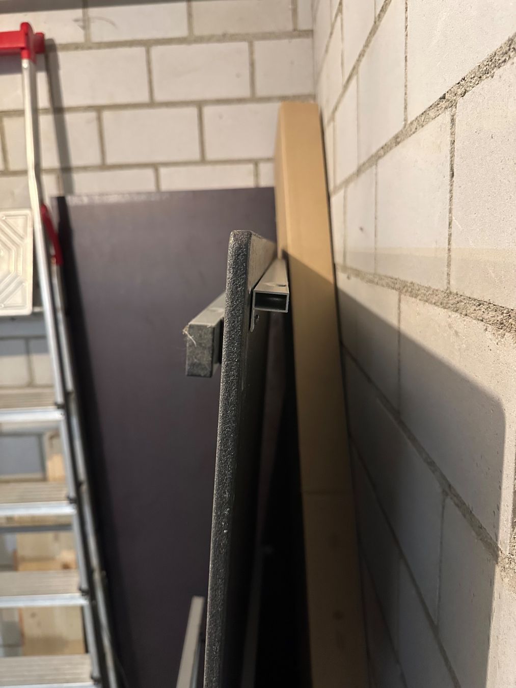 Tischgruppe: Gartentisch mit Stühlen – Gebraucht aus Elm von Pumbaa1 2
