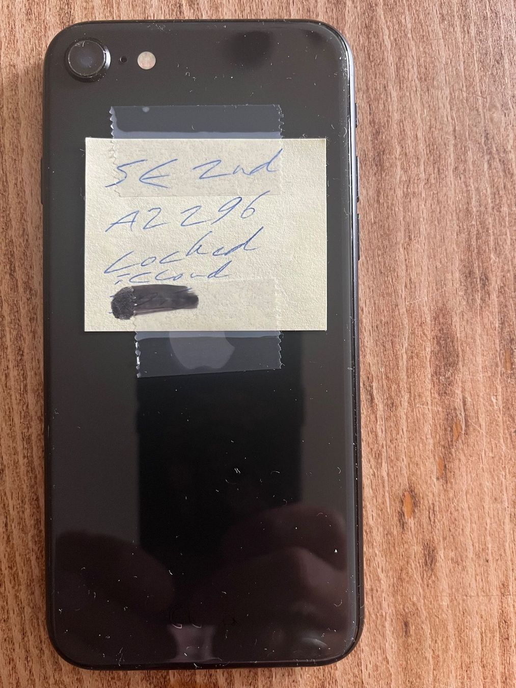 Apple Portables: iPhone SE 2. Generation A2296 Locked iCloud – D'occasion à Luzern par redstripebwoy