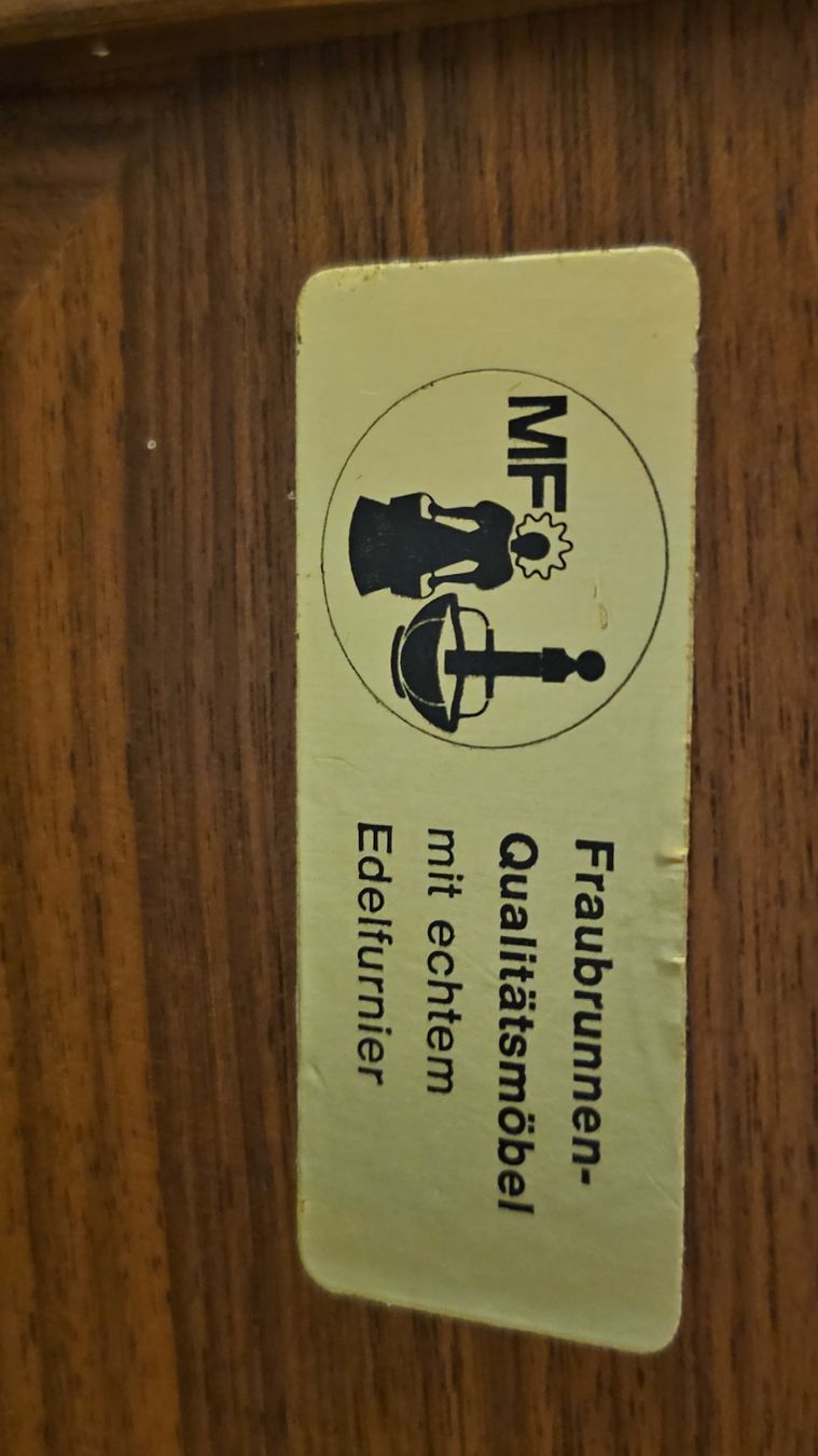 Cassettiere: BERN Vitrine, evtl.Nussbaum,antikes Edelfurnier, kommode – Usato da Zuchwil venduto da Jasi_B92 4