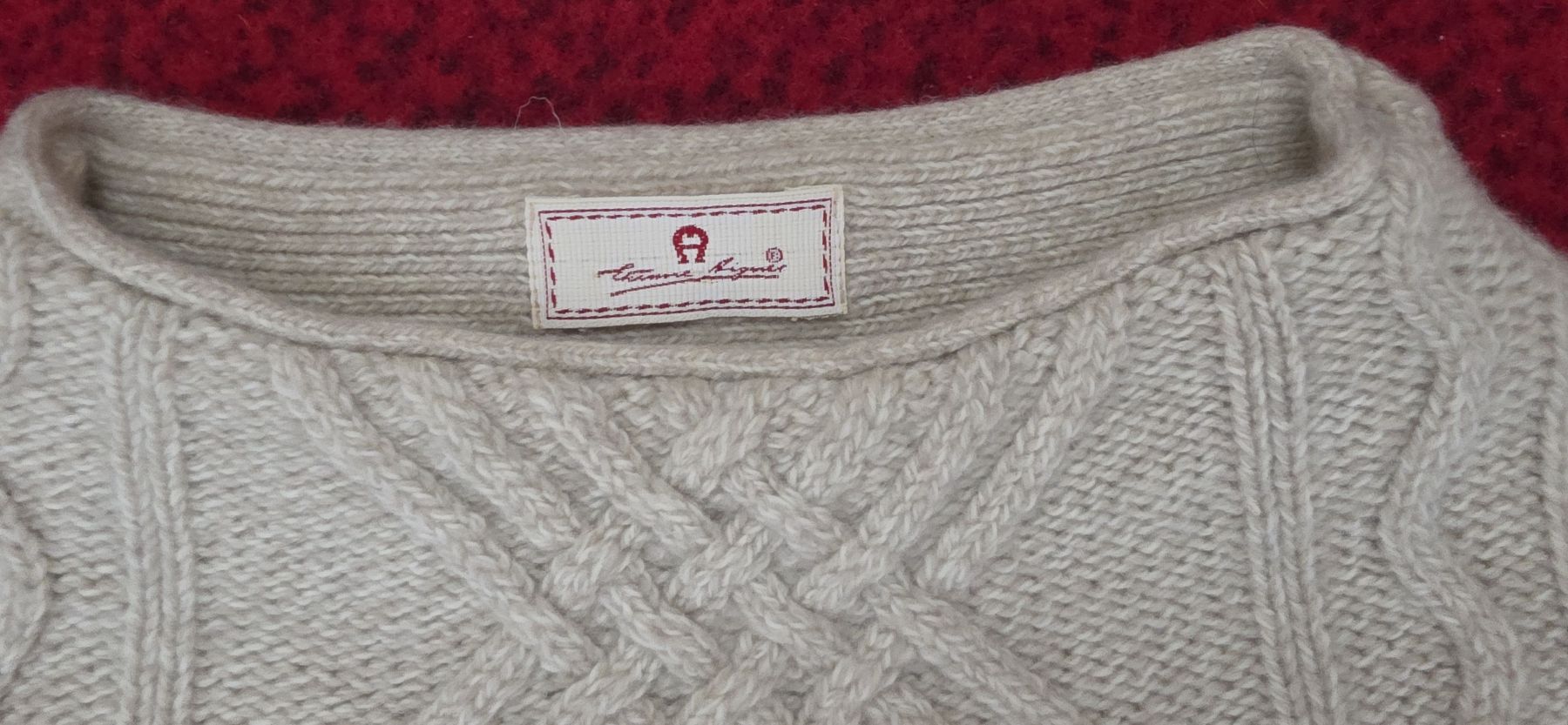Pullover & Sweatshirts: Damen Pullover Grösse 44 beige wie neu – Neu (gemäss Beschreibung) aus Binningen von Entruempeln 2