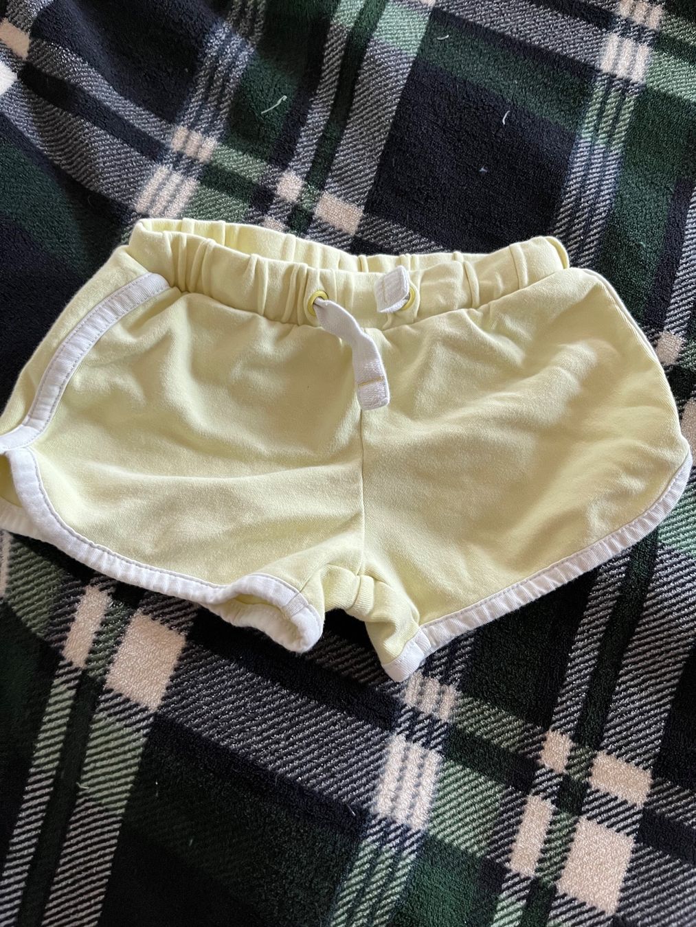 Pantaloni: 2 x Sommershorts, Größe 98 – Usato da Umiken venduto da deb_57xk 3