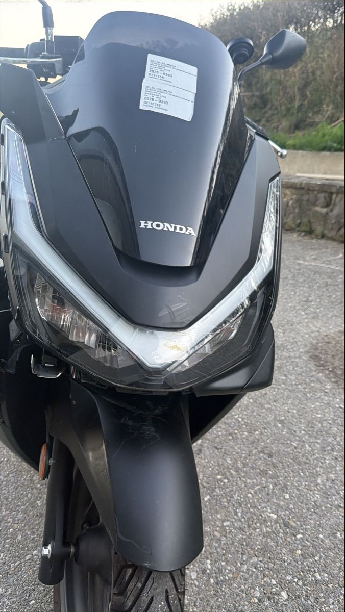 Honda Scooter: HONDA PCX 125 i ABS – Difettoso da Lausanne venduto da Jovanni 1