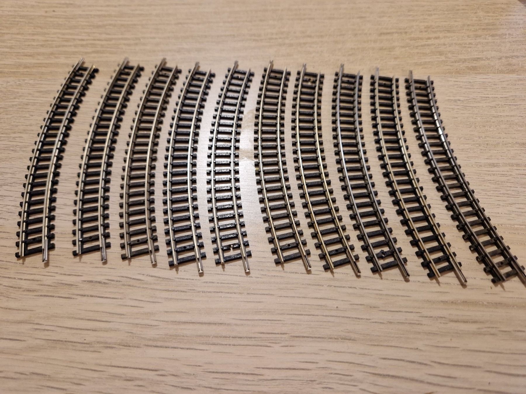 Trix Modellini di ferrovie: Minitrix 10 x 4922 gebogenes gleis N – Usato da St-Aubin-Sauges venduto da tantome 1