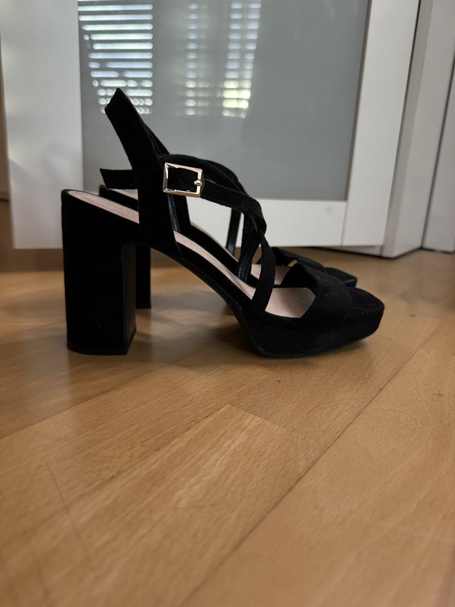 Scarpe da donna: Catwalk Schuhe Schwarz Gr. 38 – Usato da Marbach SG venduto da Noelia.La 1
