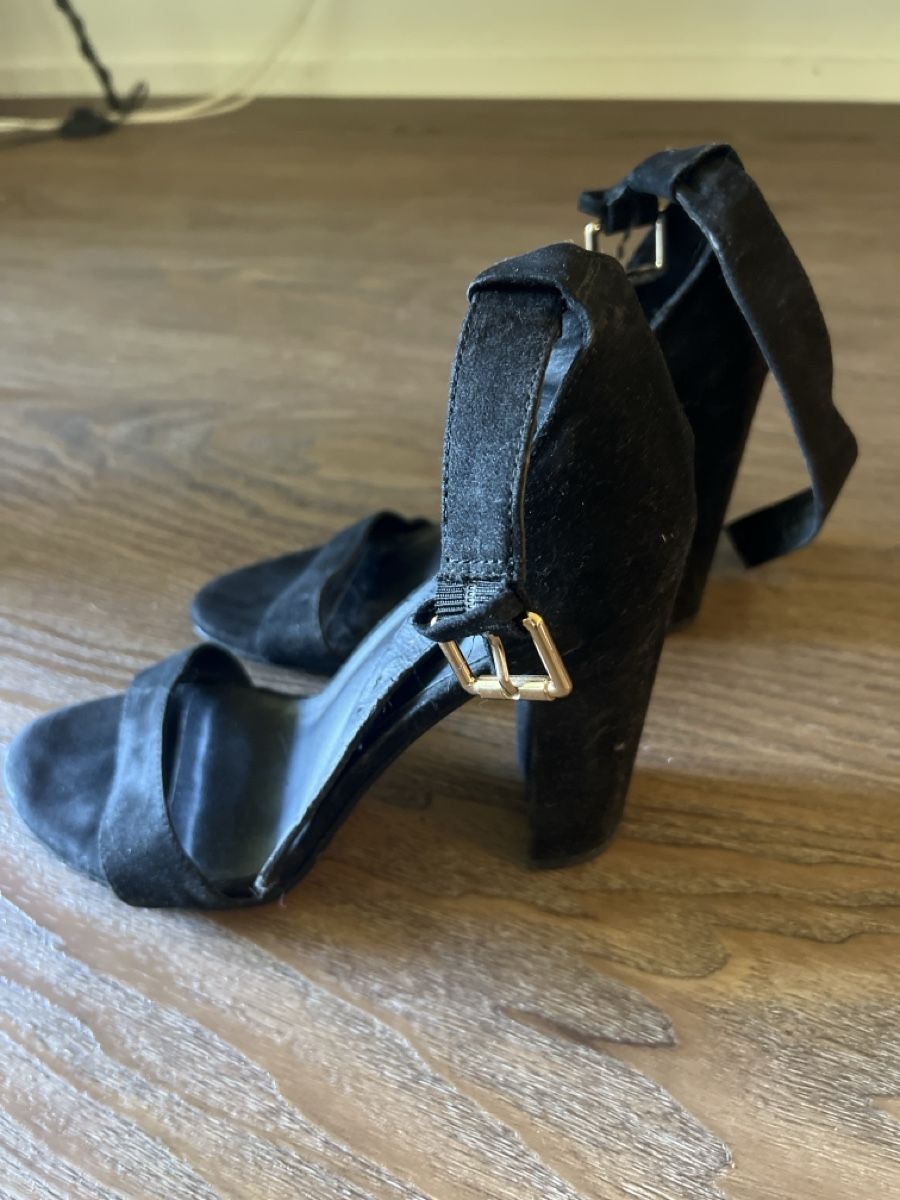 Chaussures femmes: Damenschuhe Absatzschuhe Grösse 38 – D'occasion à Illnau par Michele0210_ 1