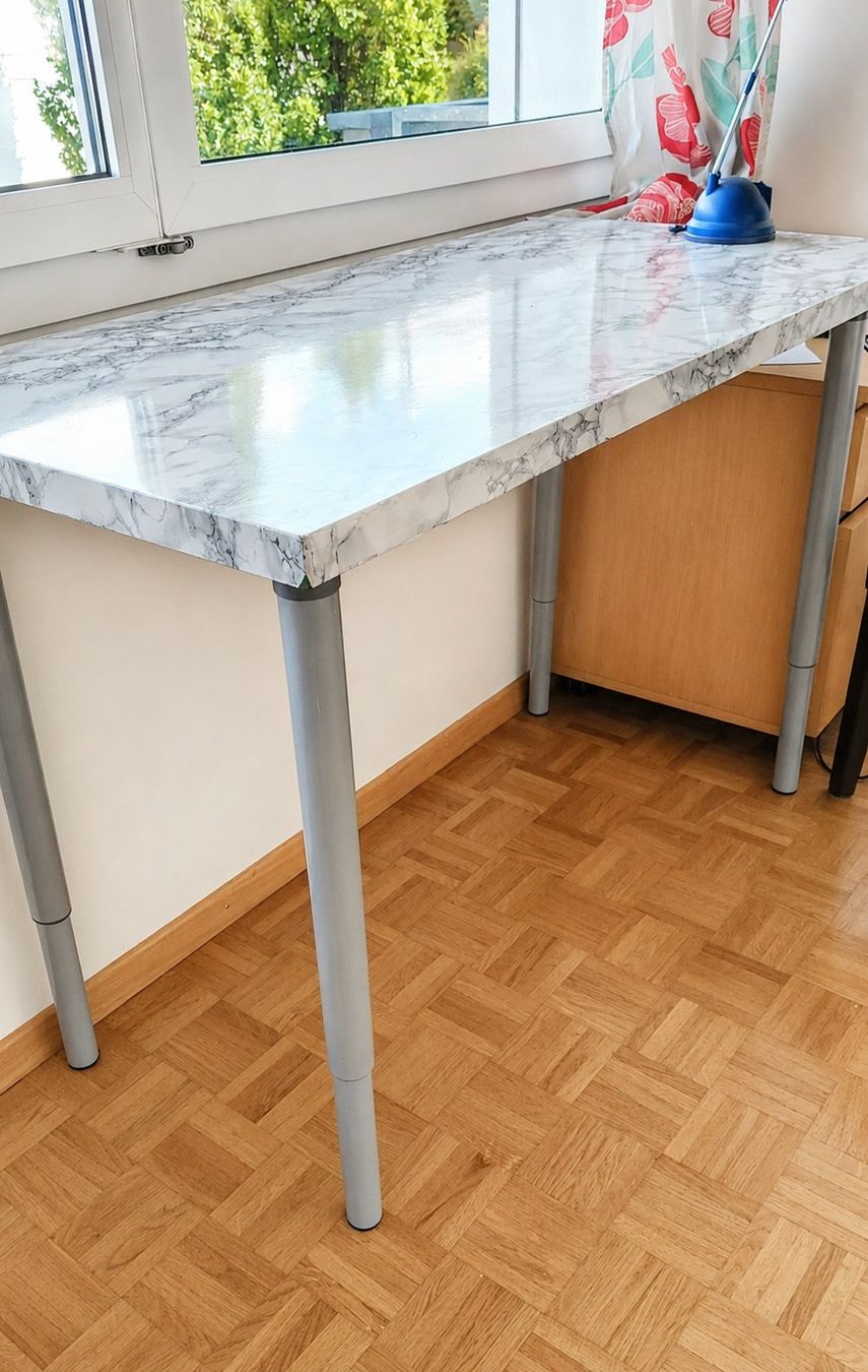 Ikea Tavoli: Hoehenverstellbare IKEA Tisch mit Marmor Optik – Usato da Horgen venduto da zur_jq85 4