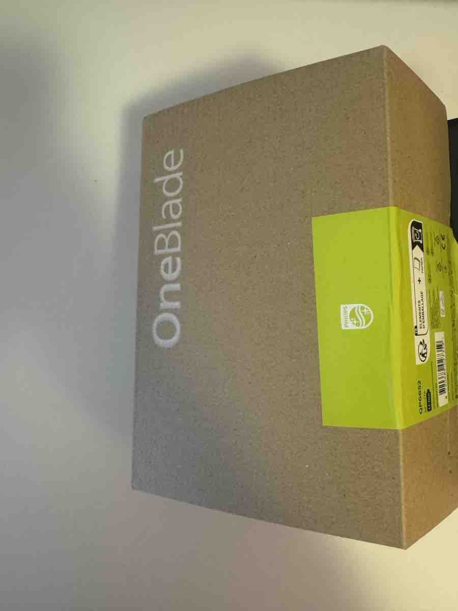 Philips Rasierapparate & Rasierklingen: Philips OneBlade Rasierer – Gebraucht aus Luzern von Patrick_Luzern9 3