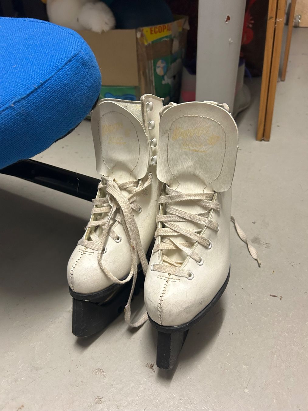 Pattini da ghiaccio: Eiskunstlaufschuhe Kinder gr. 34 – Usato da Wabern venduto da belka72 1