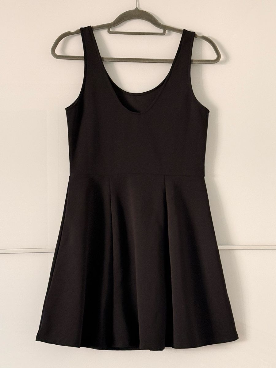 H&M Vestiti: DIVIDED, Kleid, Gr.40,schwarz – Nuovo (secondo la descrizione) da Basel venduto da sel_g 1
