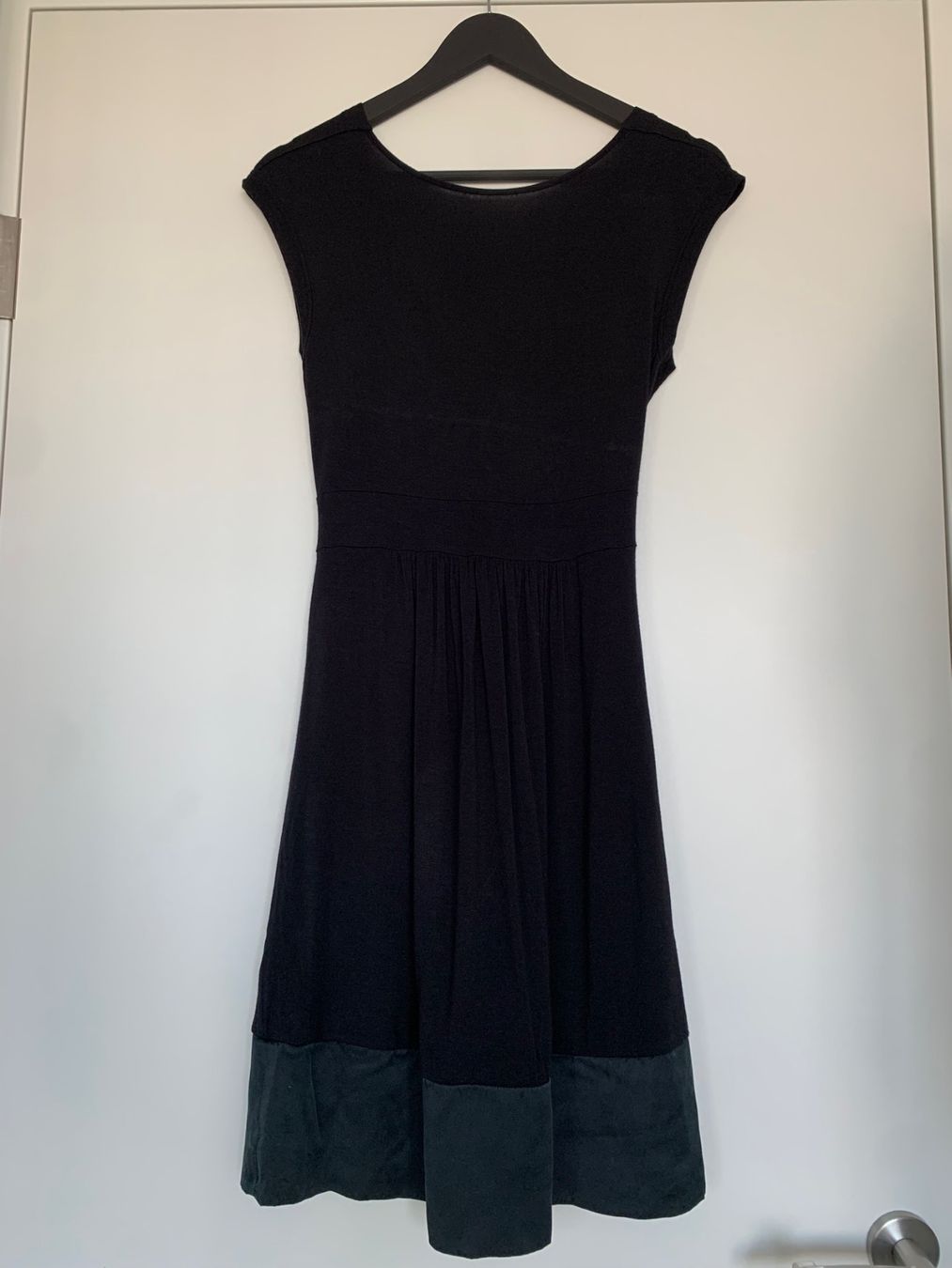 Vestiti: Kleid schwarz mit Seide – Usato da Lachen SZ venduto da Swanche77 1