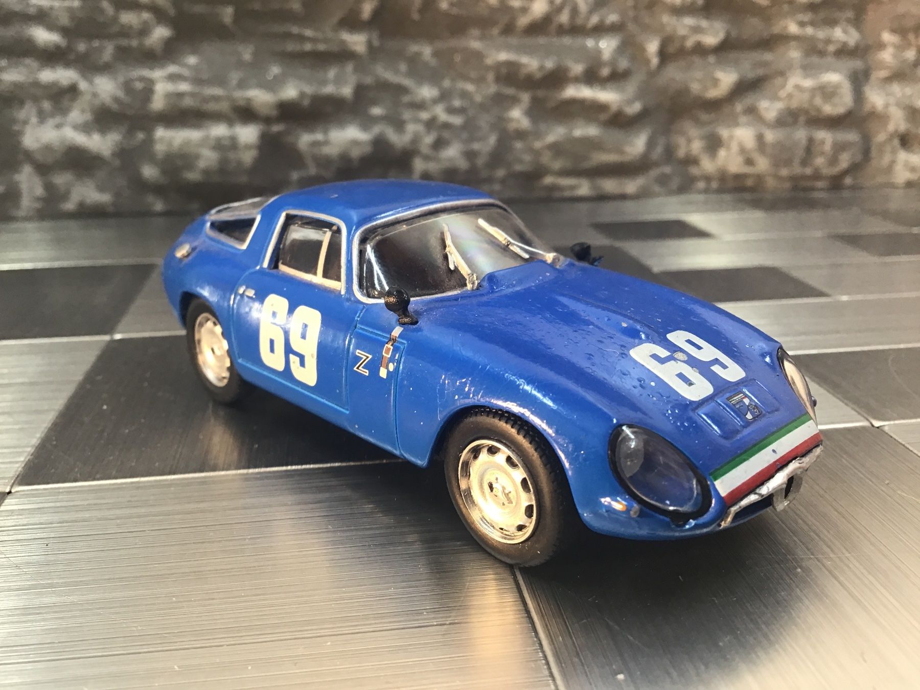 Alfa Romeo Modellini d'auto: ALFA ROMEO GIULIA TZ  1/43 – Usato da Männedorf venduto da Spezial-Modelle