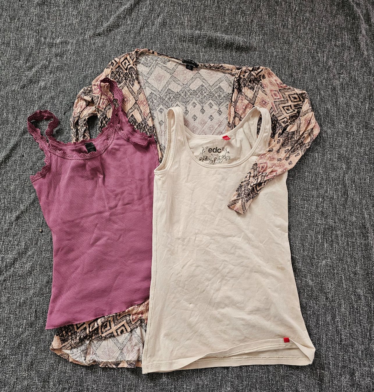 Esprit Kleiderpakete: Paket Gr. M Basic Business Chic: Jäckli + 2 Tops m. Esprit – Gebraucht aus Füllinsdorf von Sunnebliemli7