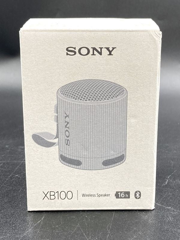 Sony Casse acustiche: SONY | Wireless Speaker | XB100 | Hellgrau – Nuovo (secondo la descrizione) da Wittenbach venduto da Restwert_St-Gallen